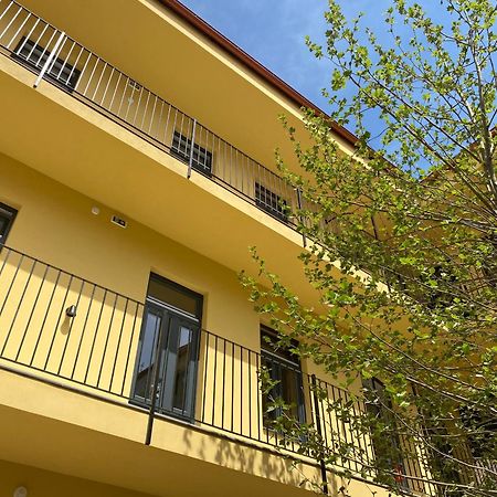 Honest Karlin Aparthotel Prague Exterior photo