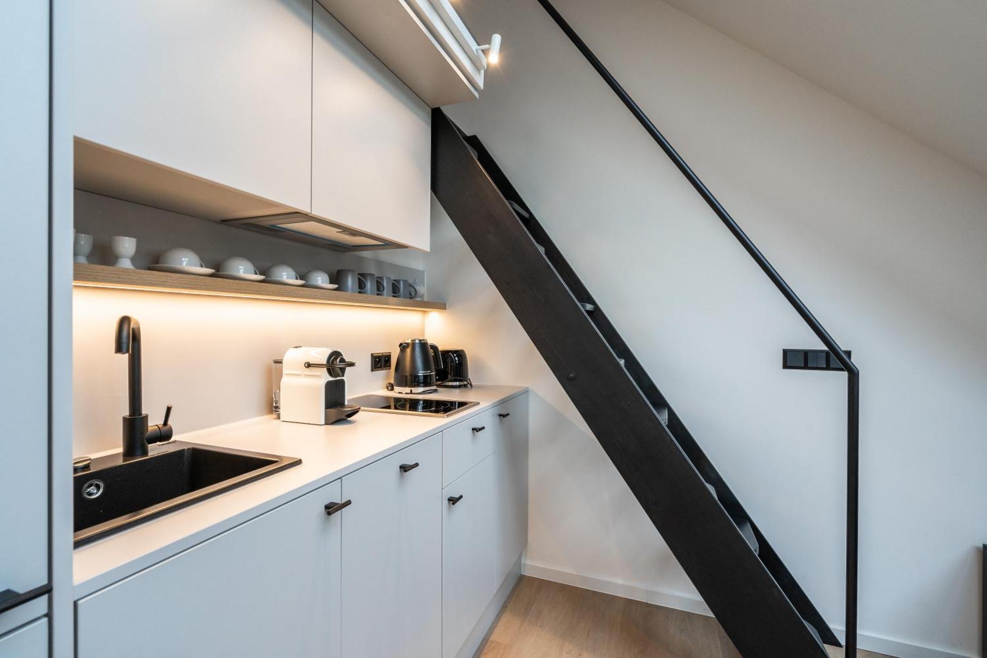 Honest Karlin Aparthotel Prague Exterior photo