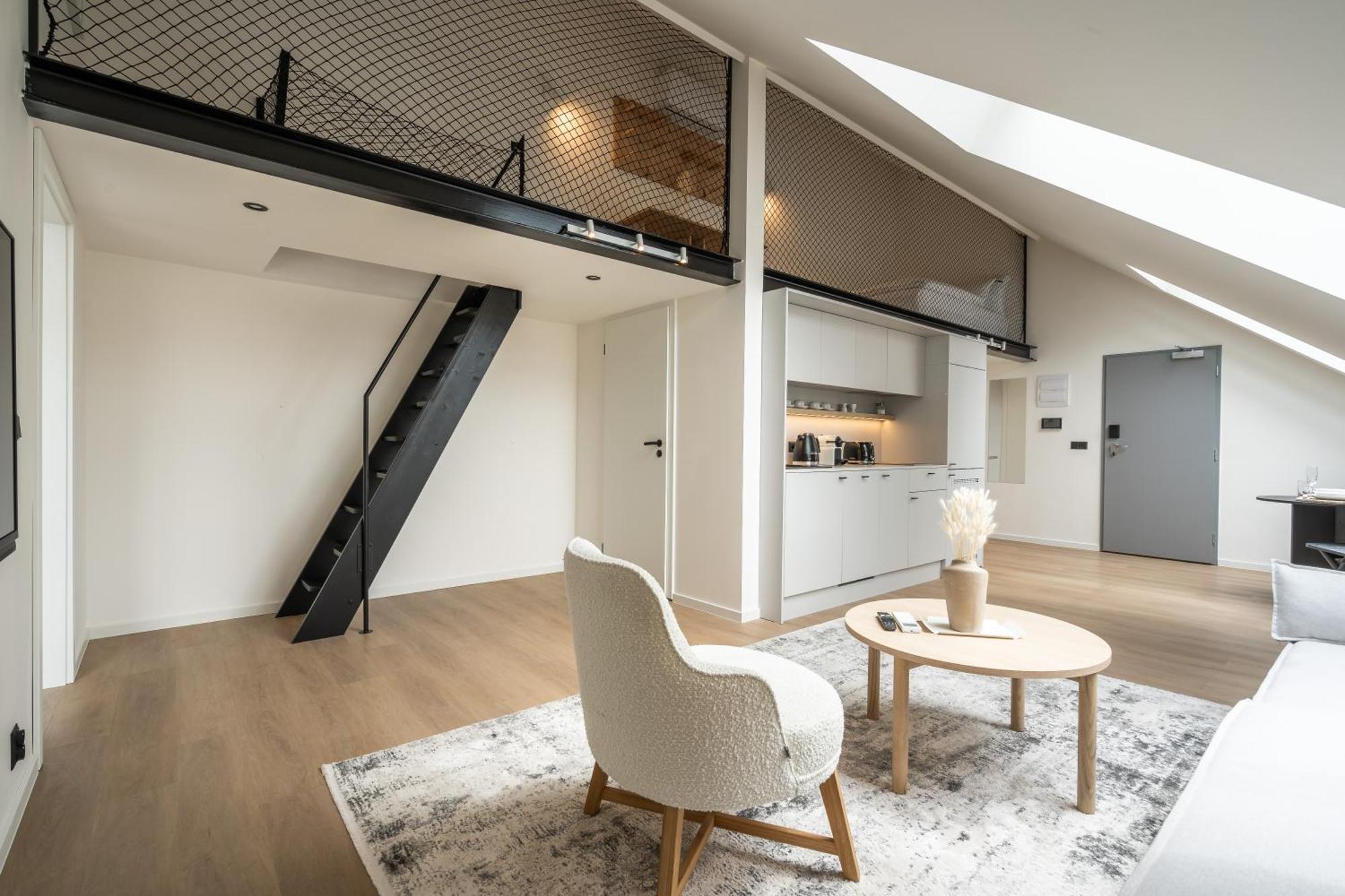 Honest Karlin Aparthotel Prague Exterior photo