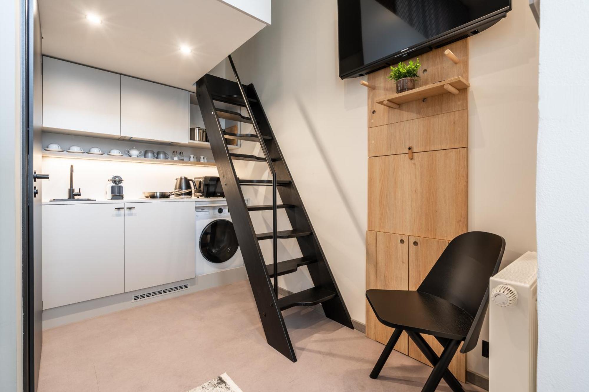Honest Karlin Aparthotel Prague Exterior photo