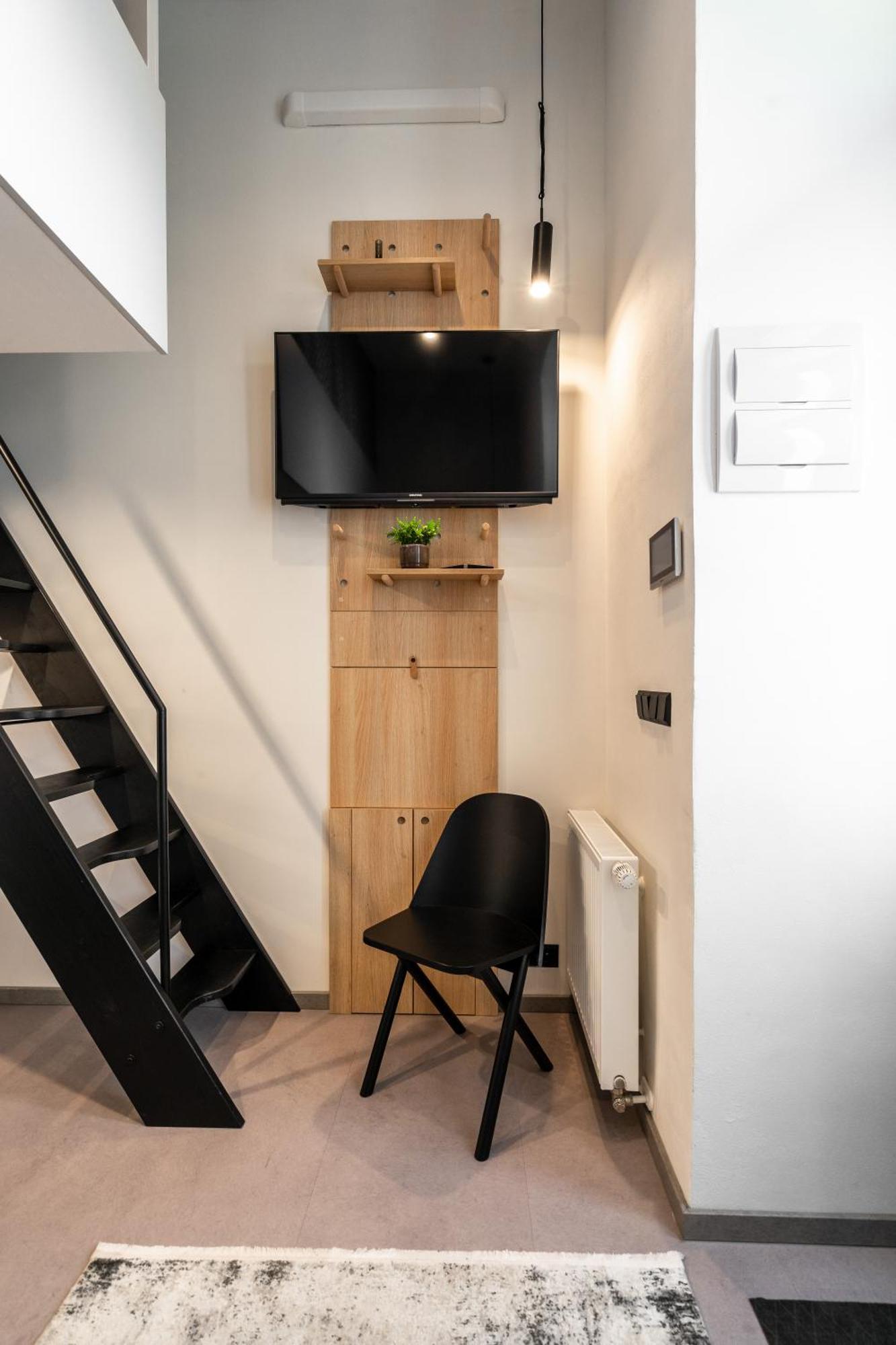 Honest Karlin Aparthotel Prague Room photo
