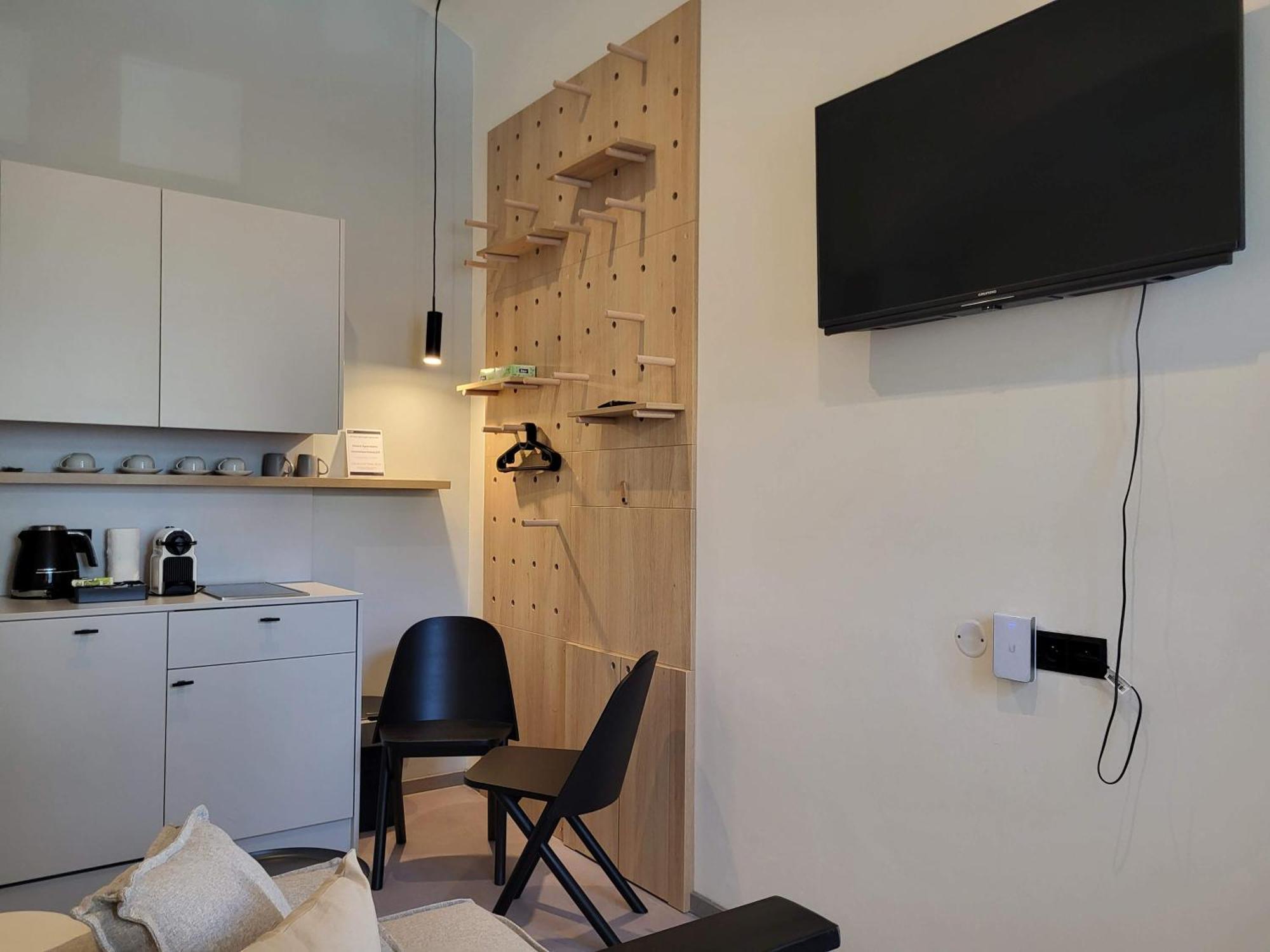 Honest Karlin Aparthotel Prague Room photo